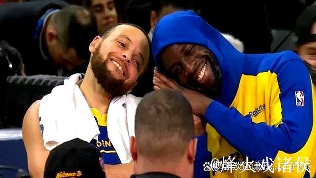 暂停期间杜兰特与掘金主场球迷幽默互动